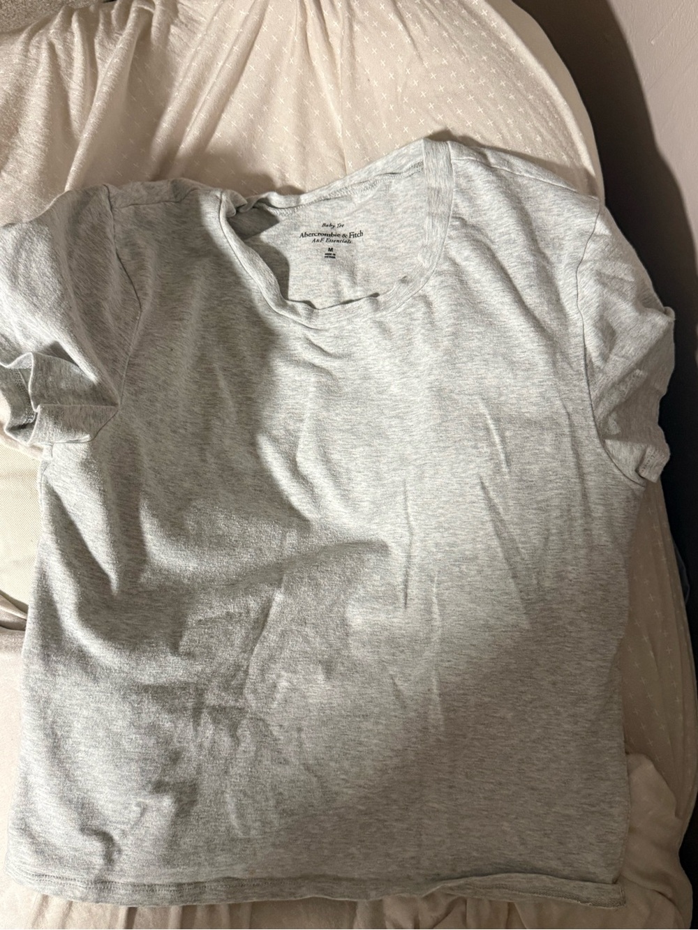 Abercrombie & Fitch Heather Light Gray Short Sleeve baby Tee
